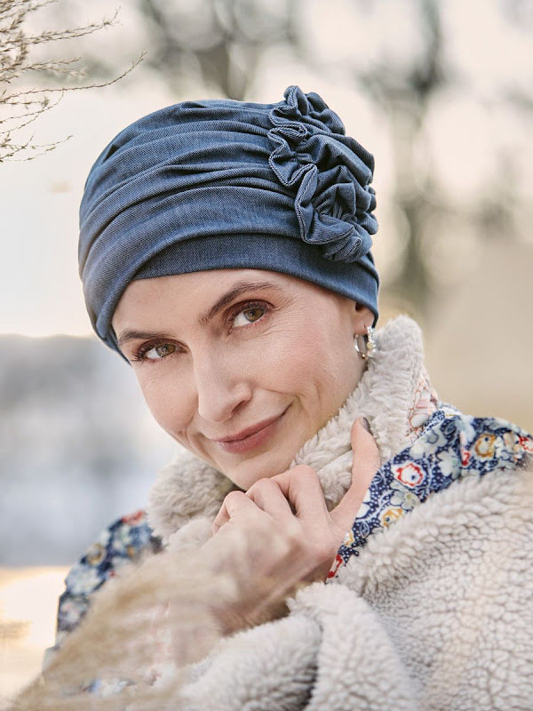 Hippe chemo mutsjes - Turban HocLotus Dark Blue Denim - chemo muts winkel