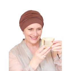 Comfortabel mutsje Iris Bruin - chemo mutsje / alopecia mutsje Comfortabel mutsje Iris Bruin - chemo mutsjes zomer te koop bij Mooihoofd.